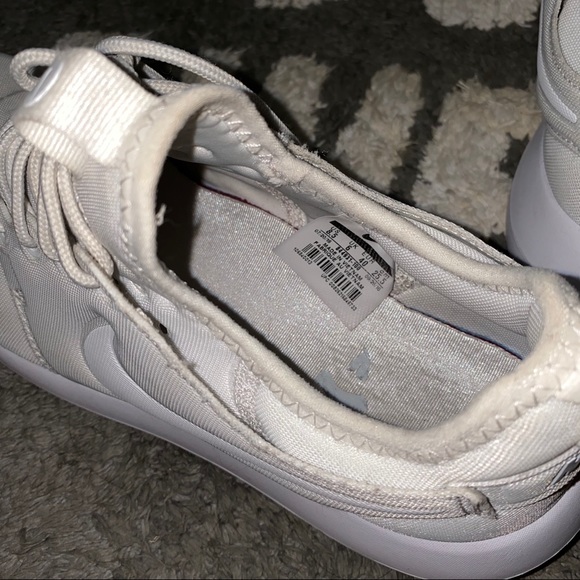 Nike Roshe Run - Picture 2 of 4